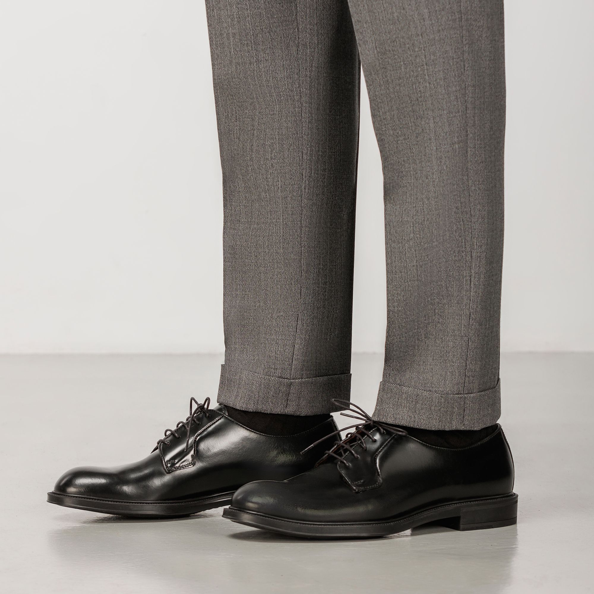 Elio Evan black plain derby shoes with leather upper and lining