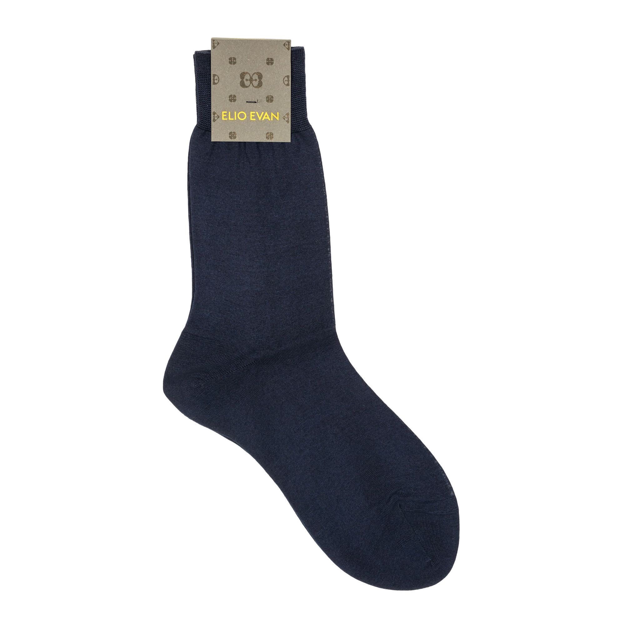 Men’s navy Filoscozia cotton socks with handlinked toe by Elio Evan. Made in Italy.