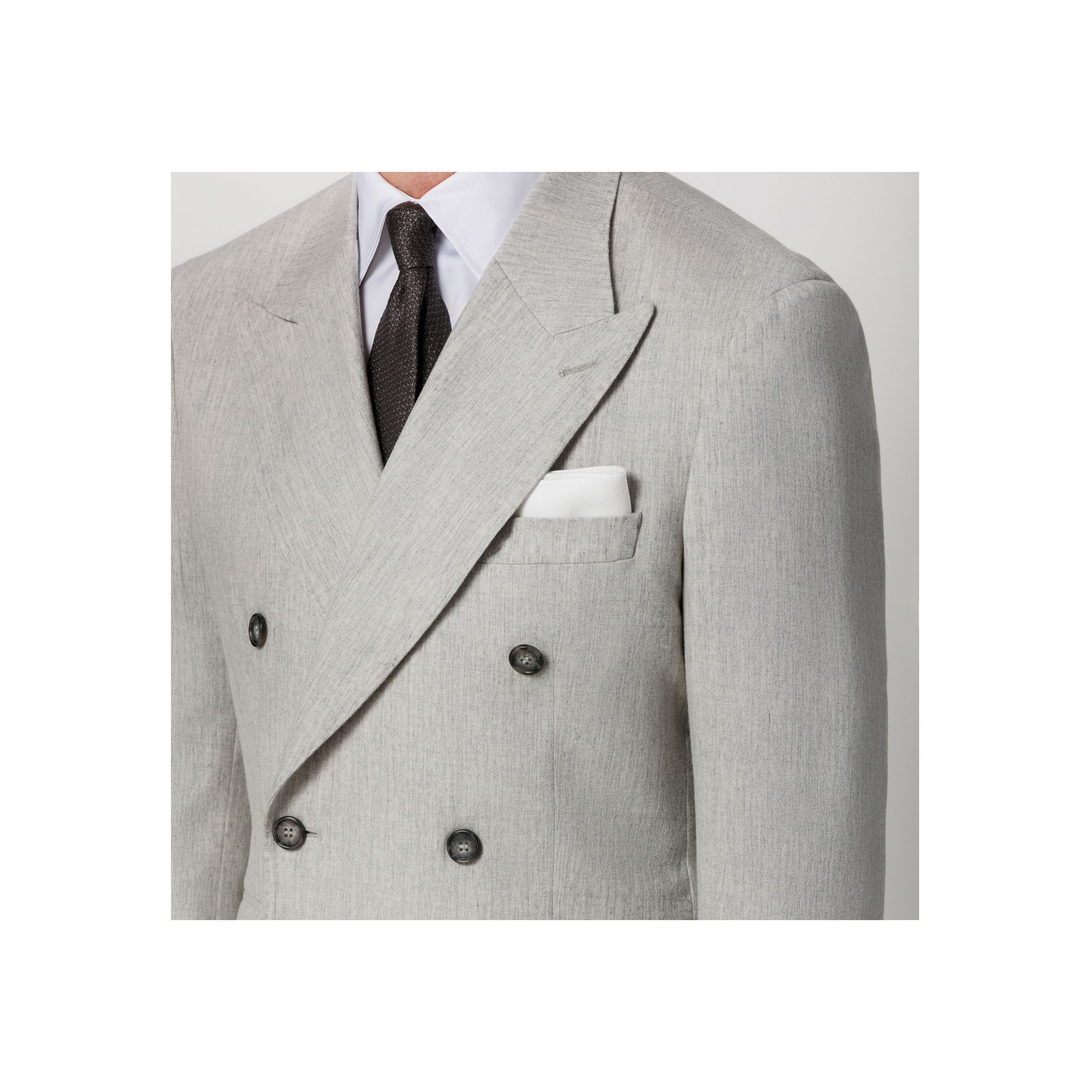 Men’s Total Look – Light Grey Double-Breasted Cashmere Suit