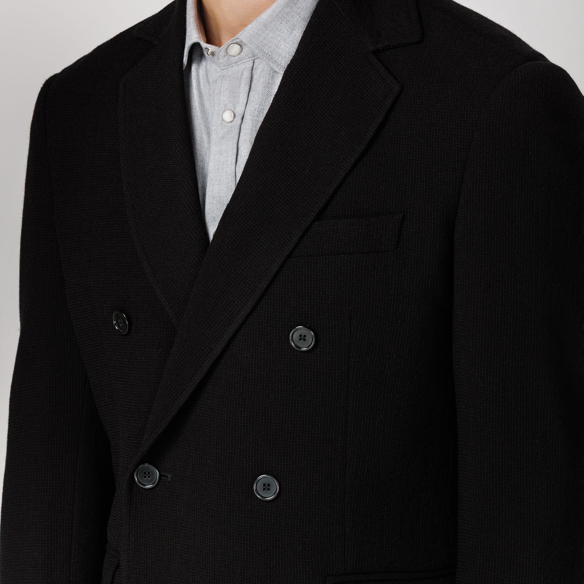 Total Look: Black Double-Breasted Blazer – Modern Smart Tailoring