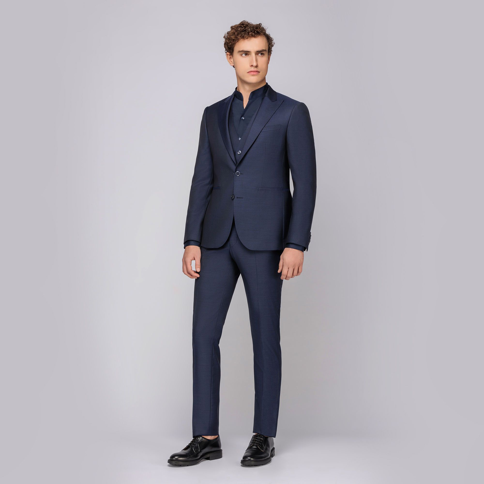 Men's 3-piece suit blue