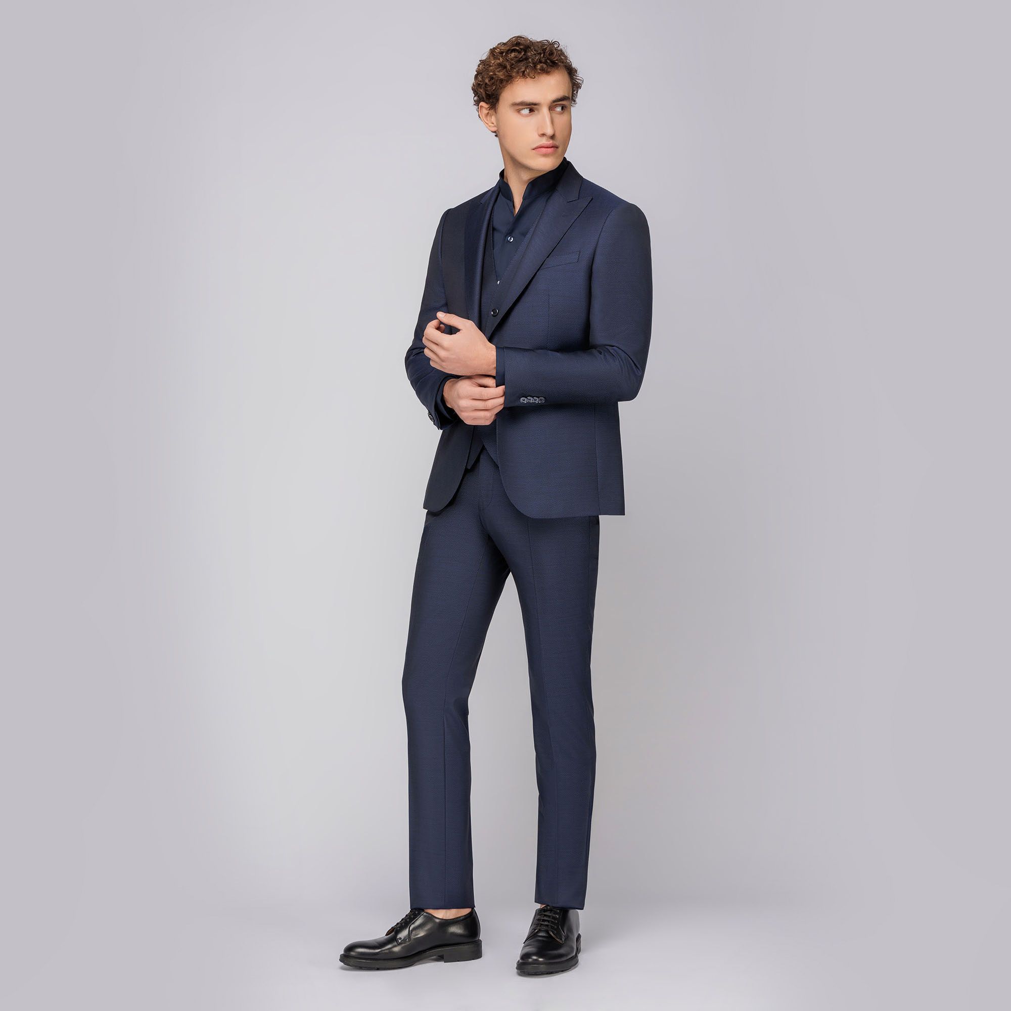 Men's 3-piece suit blue