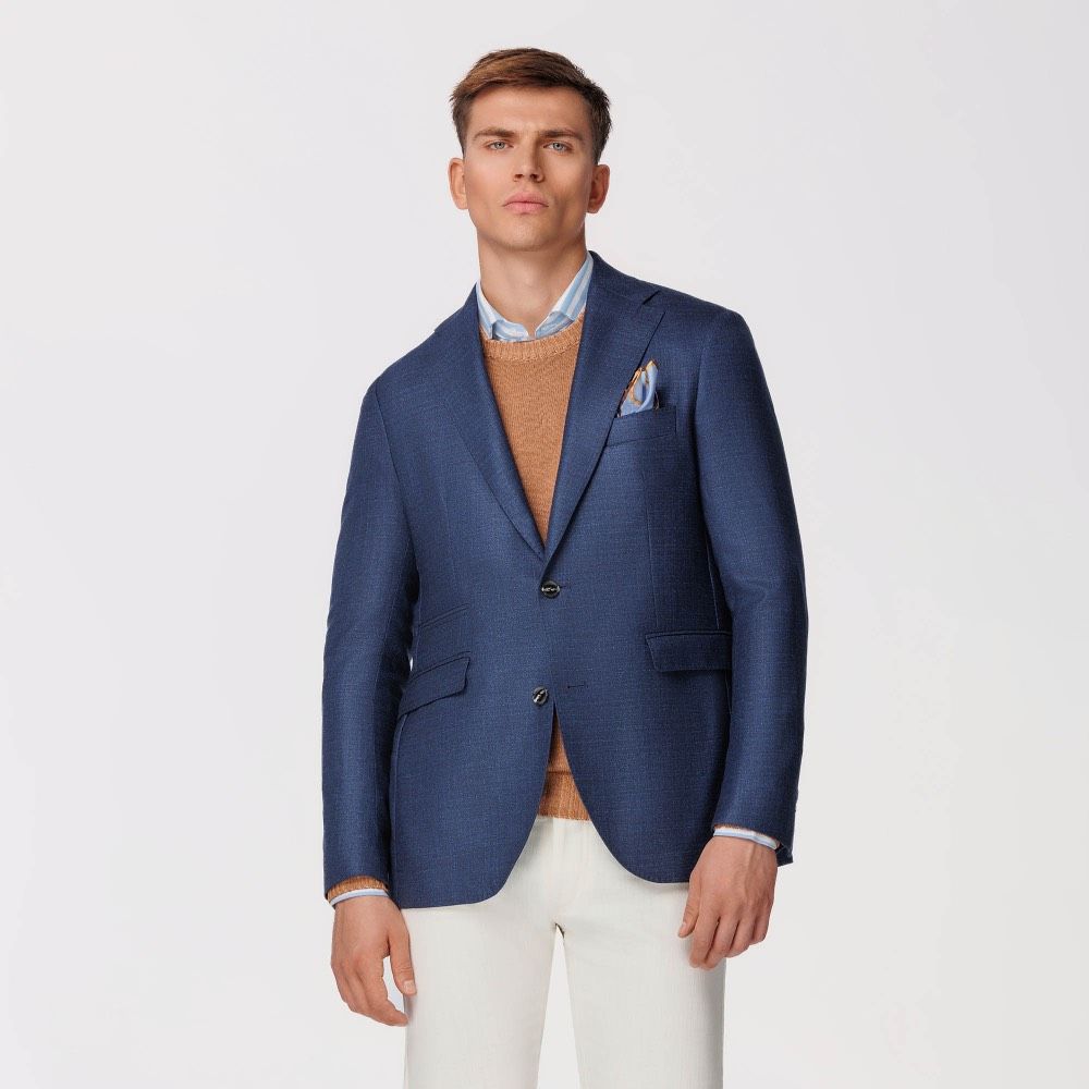 Unconstructed Blazers: Elevating Outdoor Dining in the Heart of Celebration